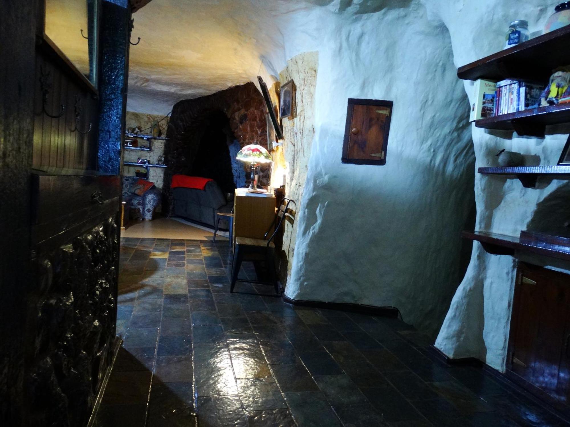 Hotel Di'S Dugouts à Coober Pedy Extérieur photo