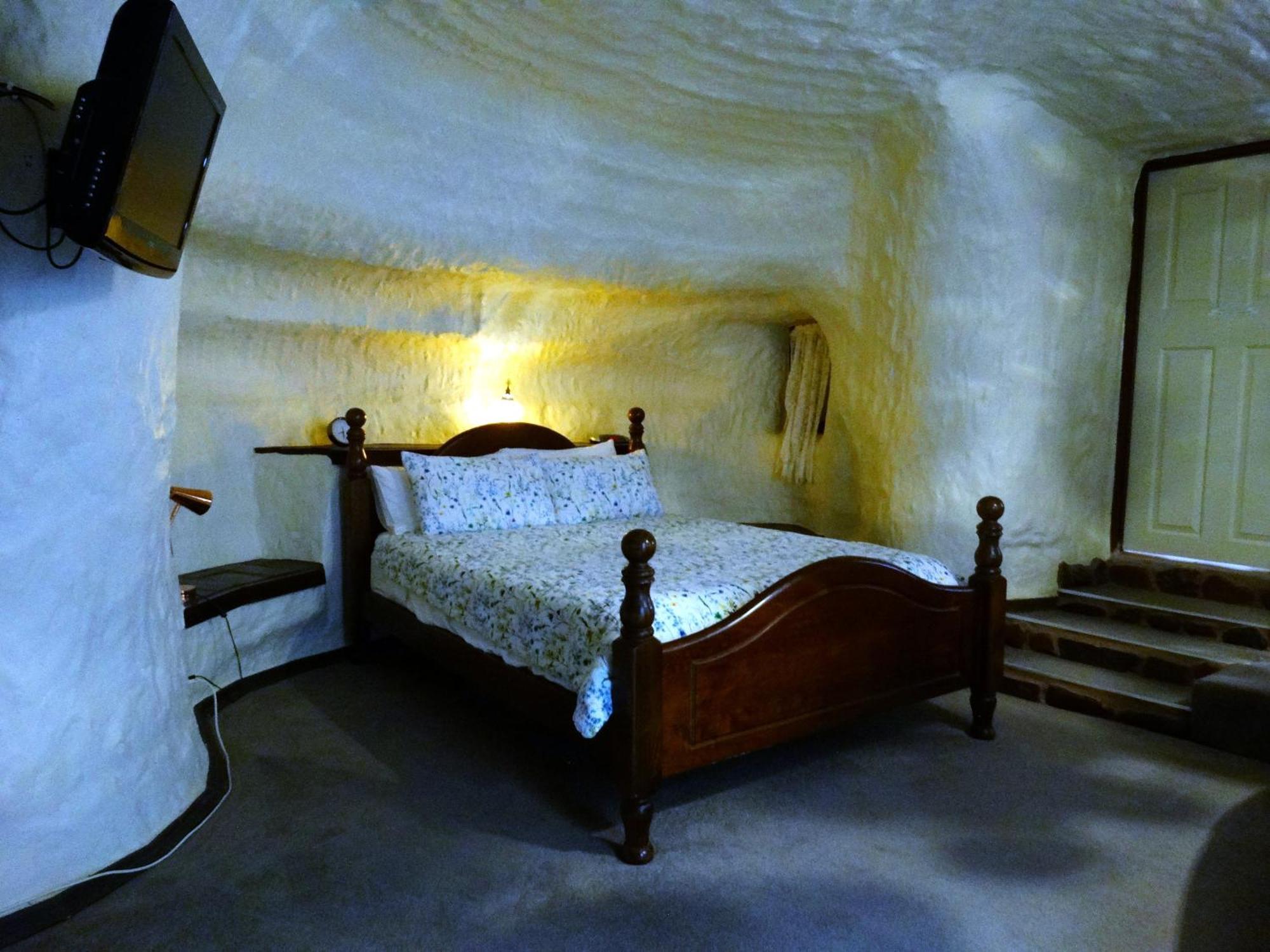 Hotel Di'S Dugouts à Coober Pedy Extérieur photo